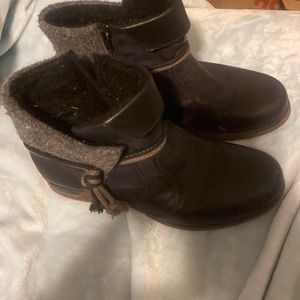 Rieker size 40 used condition. Lots of life left.